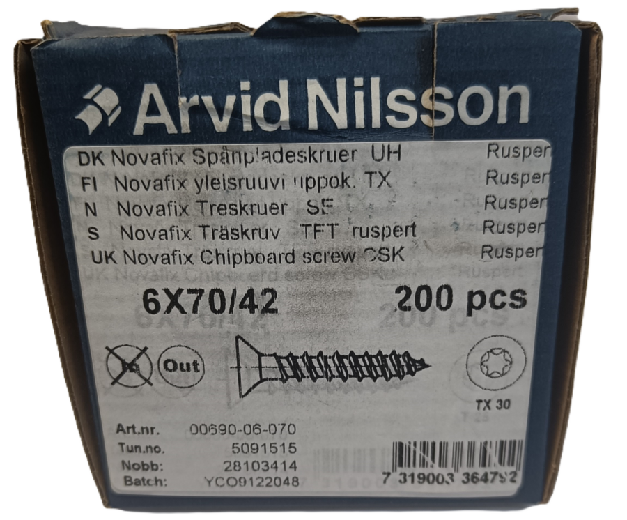 Spånskrue TX30 6x70mm - 200 stk 3 - Disse spånpladeskruer fra Arvid Nilsson er perfekt til træ- og byggeprojekter. Med en dimension på 6,0 x 70 mm og Torx TX30 hoved sikrer de effektiv fastgørelse. Pakken indeholder 200 stk., fremstillet af holdbart materiale. De undersænkede hoveder giver en glat finish, ideel til både hårdt og blødt træ samt andre byggematerialer. - Himmerlands Handel Torxskruekasse forside